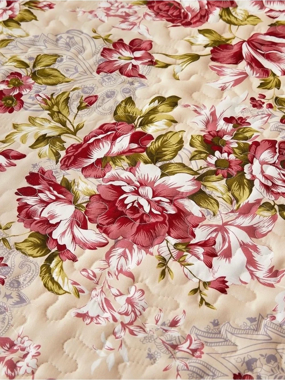 Reversible Floral Quilt in Cream and Burgundy - Elegant Bedroom Bedding